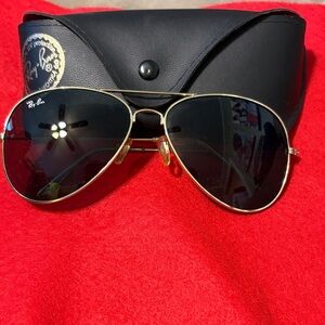 Ray-Ban Gold Frame Aviator Sunglasses with Black Lenses